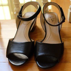 Life Stride comfort heeled sandals